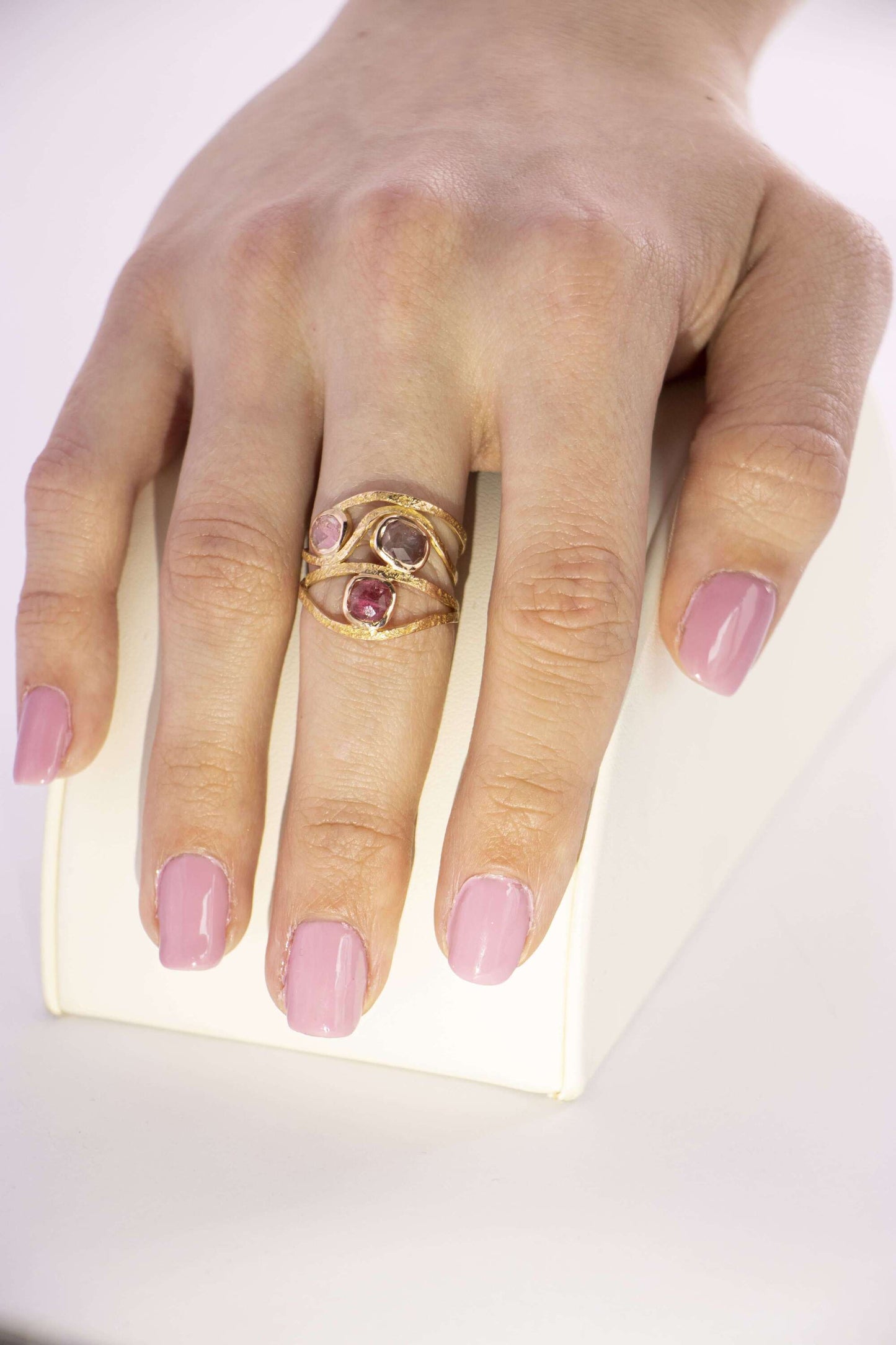 BAGUE - WAVES OR ROSE ET TOURMALINES ROSES