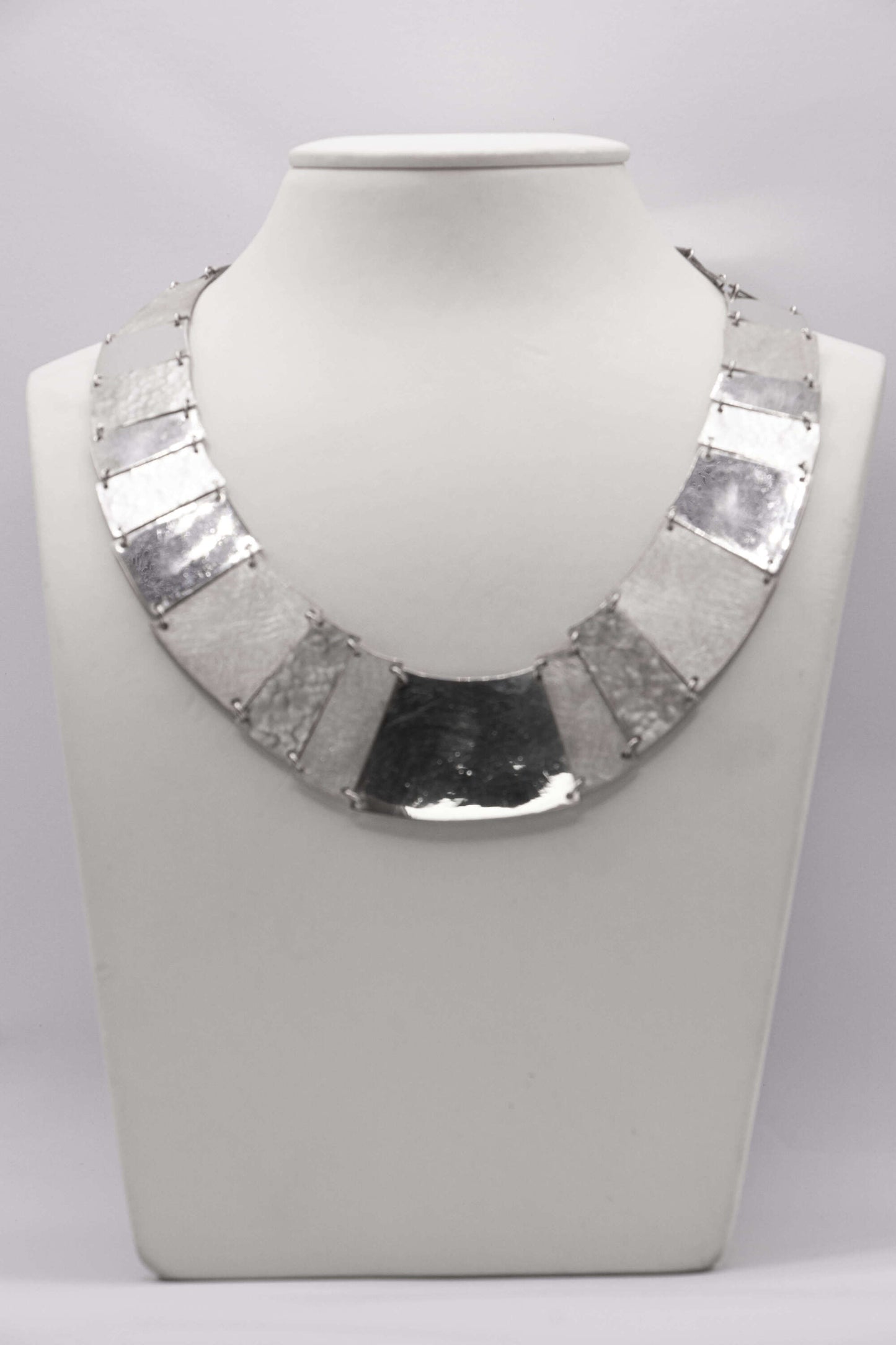 COLLIER - PLASTRON ARGENT