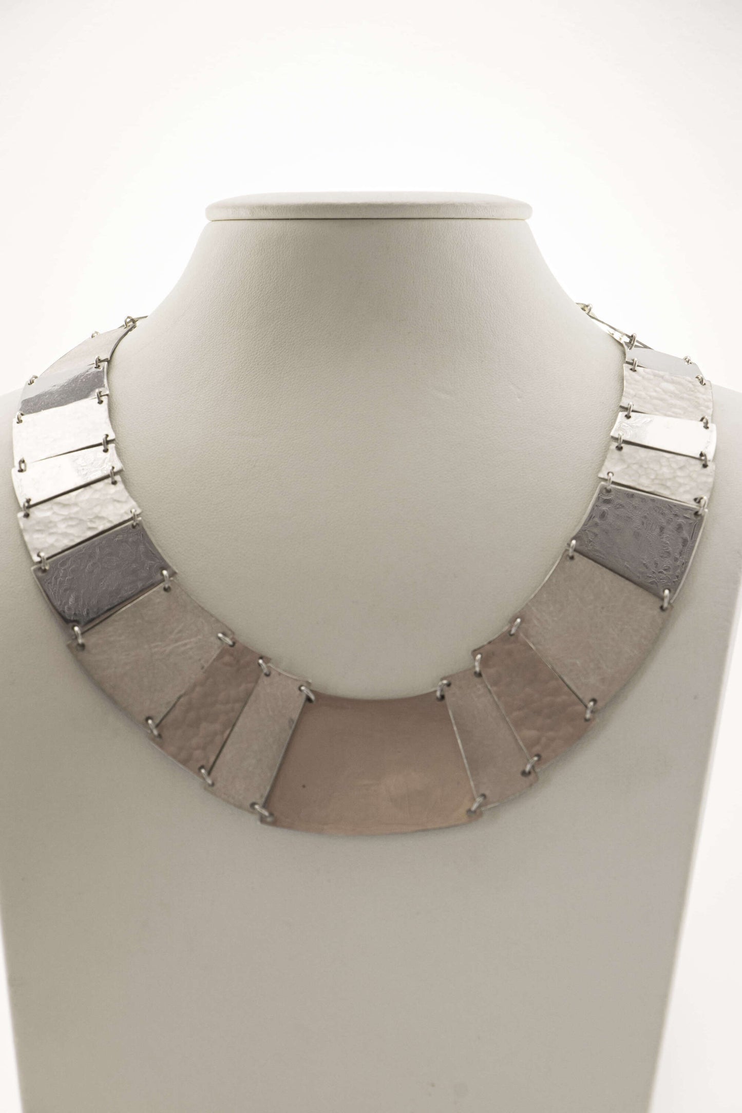 COLLIER - PLASTRON ARGENT